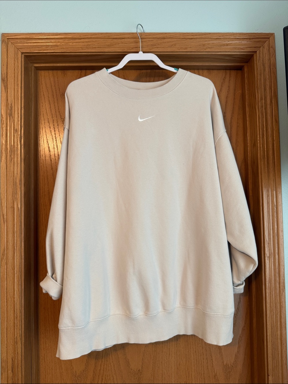 Nike Women's Light Cream Crewneck Sweatshirt with Swoosh